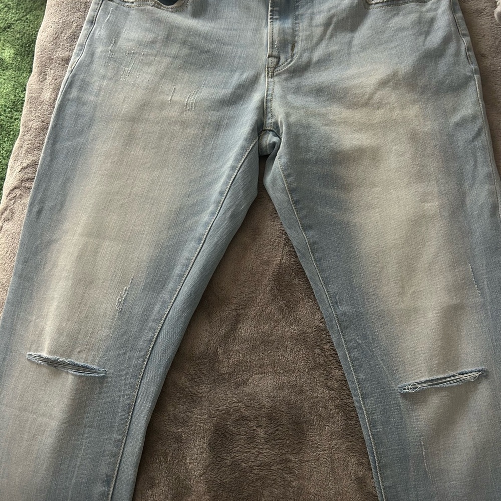 Men’s Light Blue Distressed Jeans